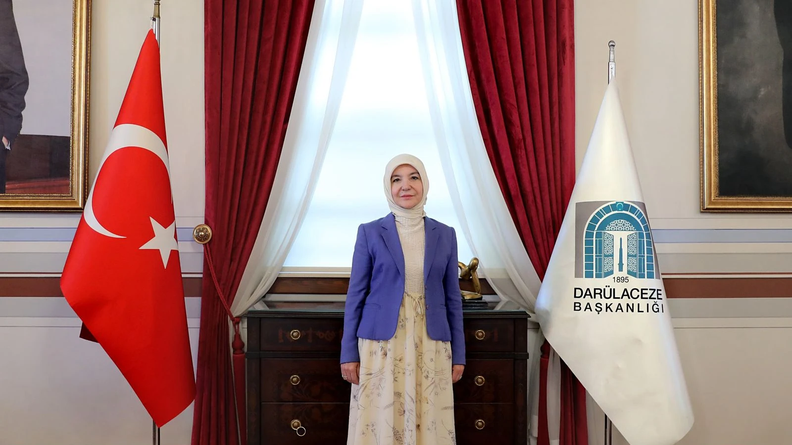 Darulaceze Başkanı- Esra Ceceli İslam